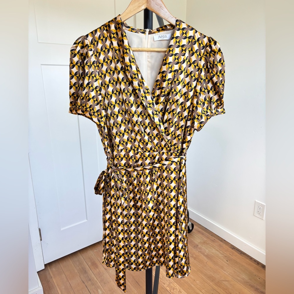 Avara dress Sz S